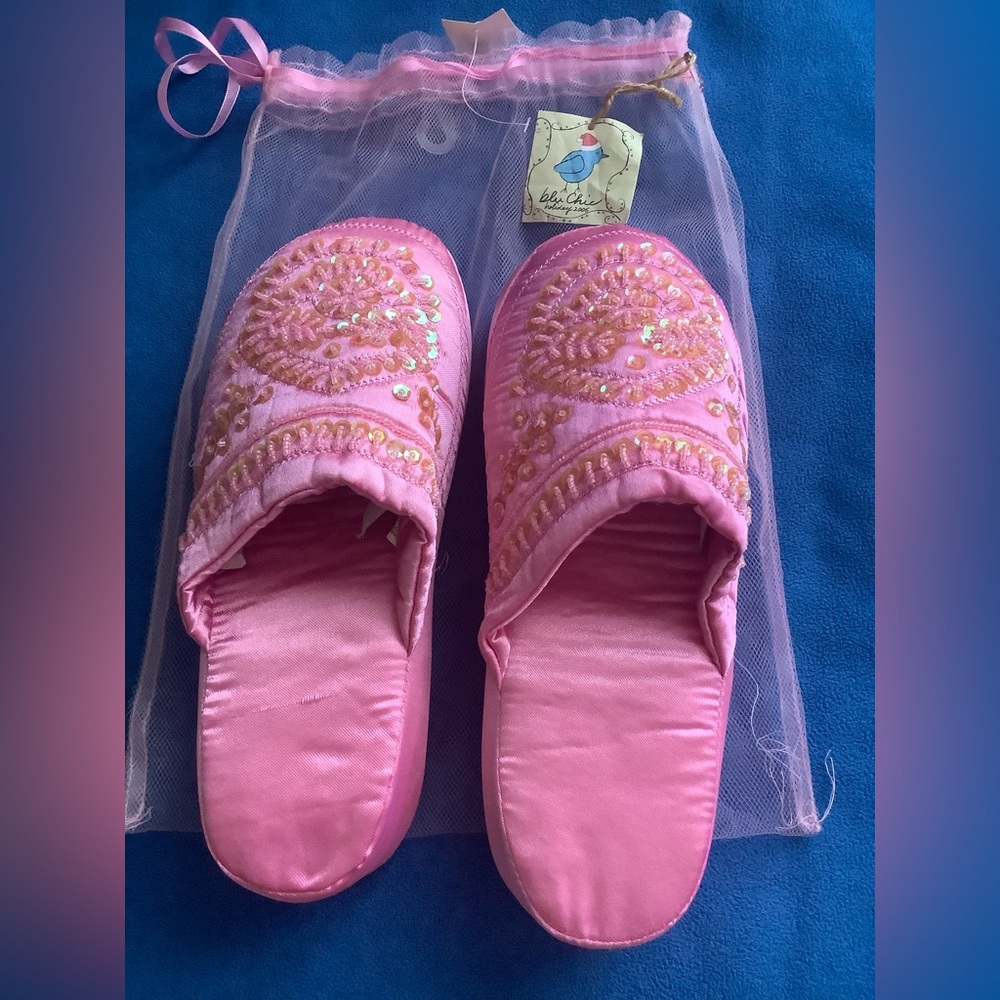 Blue Chic Lounge Slippers Size L 9/10 NWT
